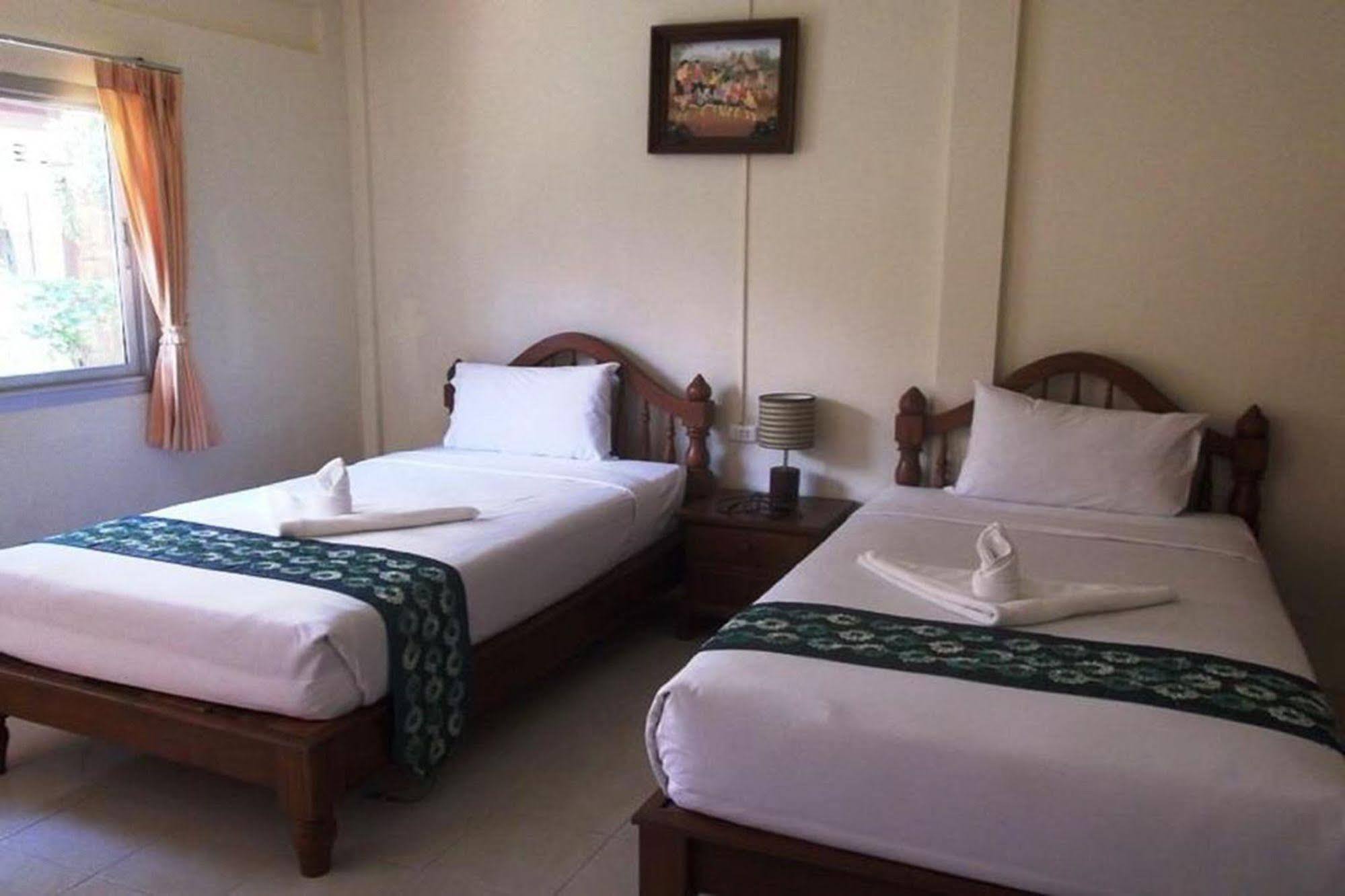 Saver Guesthouse Чавенг Экстерьер фото